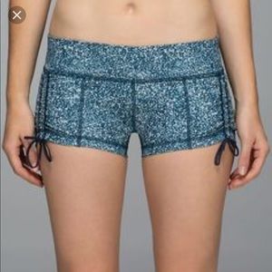 Lululemon hot hot short